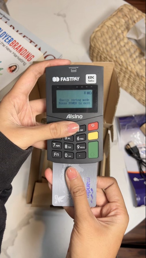 cara masukin - gesek kartu ATM di Mesin EDC saku Fastpay