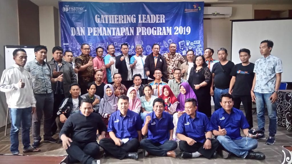 Agen Fastpay Surabaya adalah mitra resmi Fastpay yang menjual layanan PPOB, pulsa, top up e-wallet, EDC, hingga mini ATM di wilayah Surabaya dan sekitarnya.